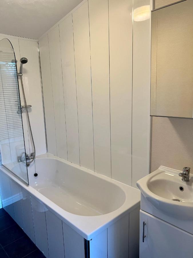 New Forest Hideaway- Self Catering Accommodation Newbridge  ภายนอก รูปภาพ